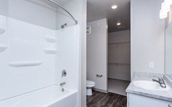 1905 Riverside Parkway 1-3 Beds Apartment for Rent - Photo Gallery 25