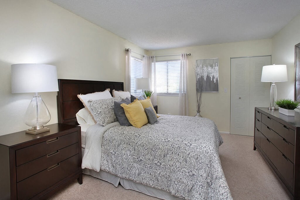 Comfortable bedrooms with beautiful natural light Comfortable bedrooms with beautiful natural light at Coral Club, Florida