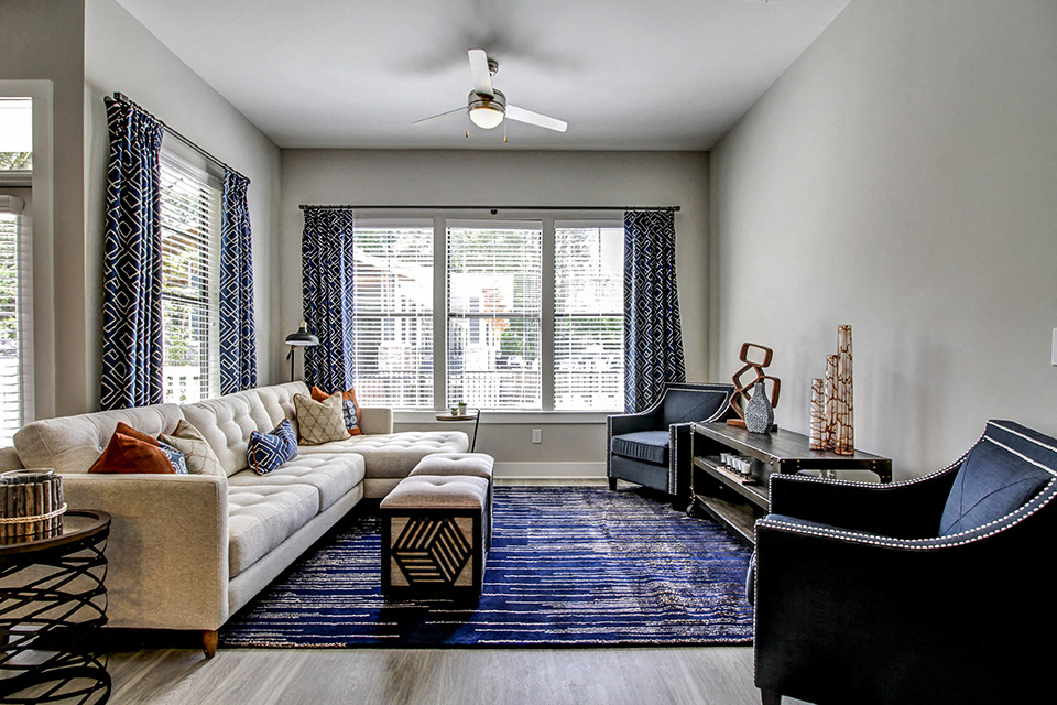 1824defoor-living-room