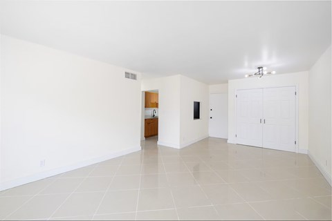 5500 Washington Street 1 Apartment for Rent