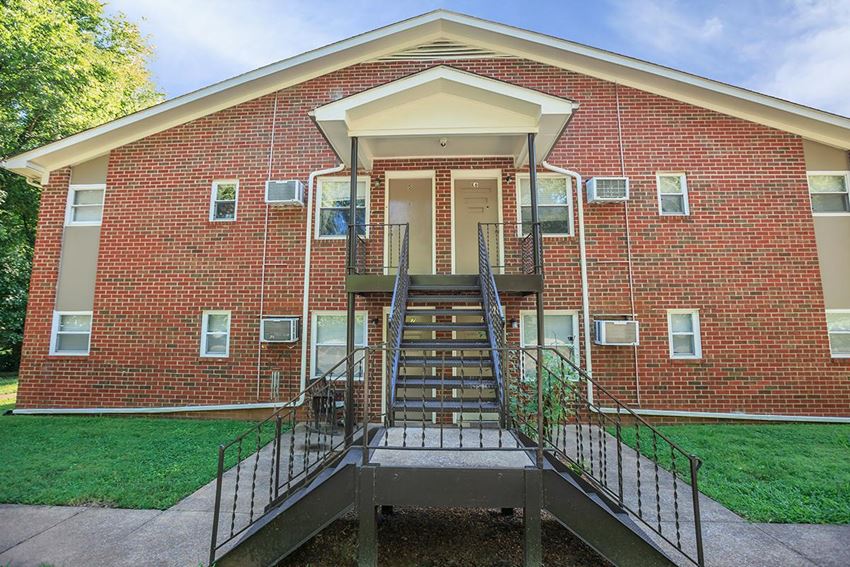 Poplar Village Apartments, 1414 Poplar Ave., Murfreesboro, TN RentCafe