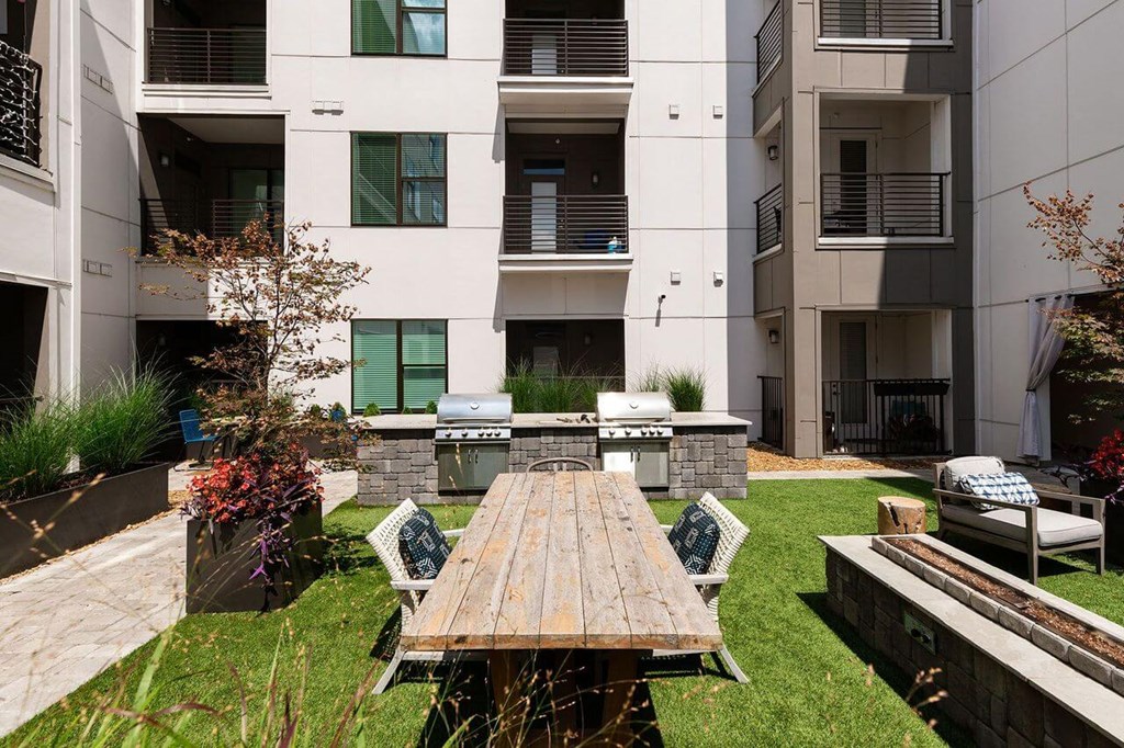 ATLAS AT GERMANTOWN OUTDOOR DINING AND GRILLING