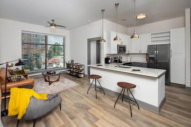 200 Madison St Studio-2 Beds Apartment for Rent - Photo Gallery 1