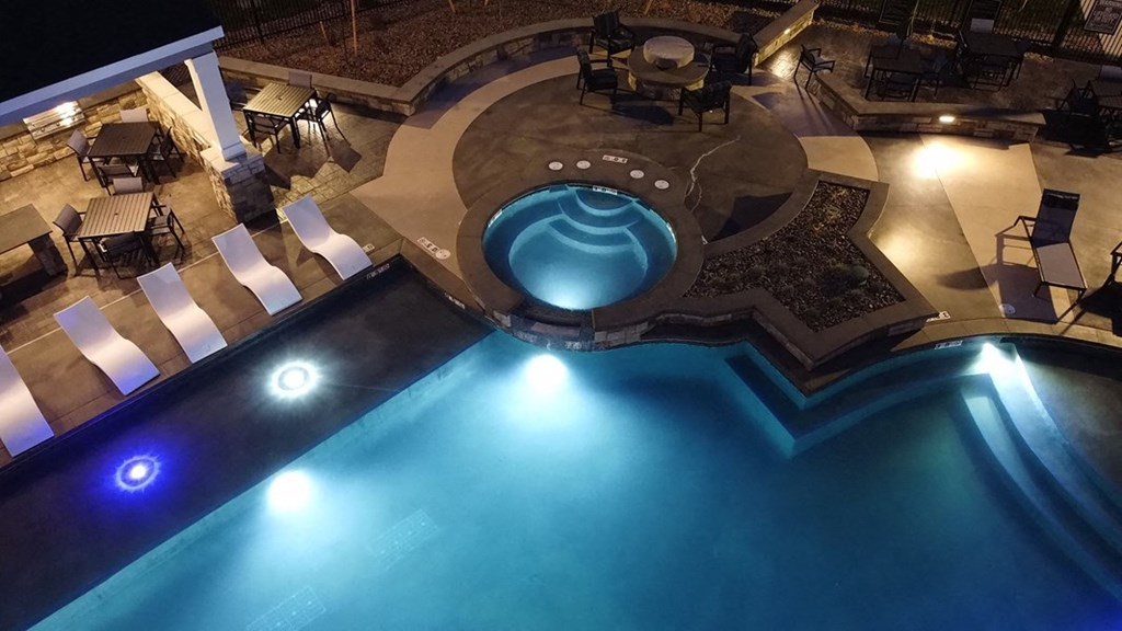 Icon Apartment Homes At Ferguson Farm