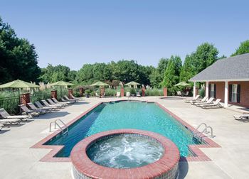 pool with hottub