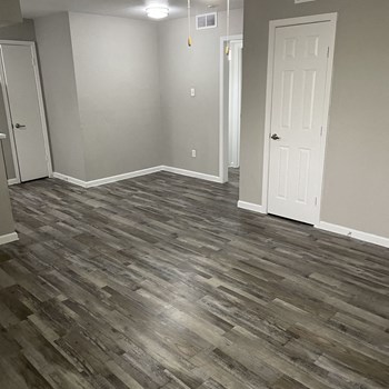 Landmark Apartments Living Room - Photo Gallery 6
