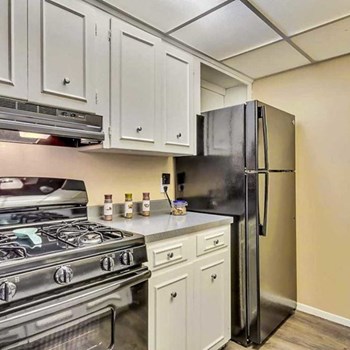 Villa Sierra Apts Kitchen - Photo Gallery 2