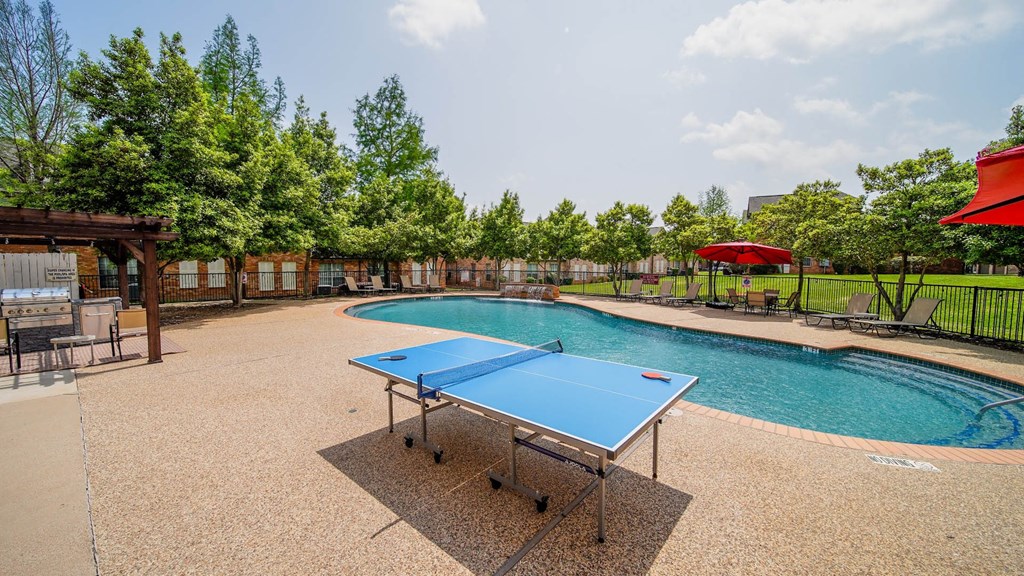 our apartments have a pool and ping pong table