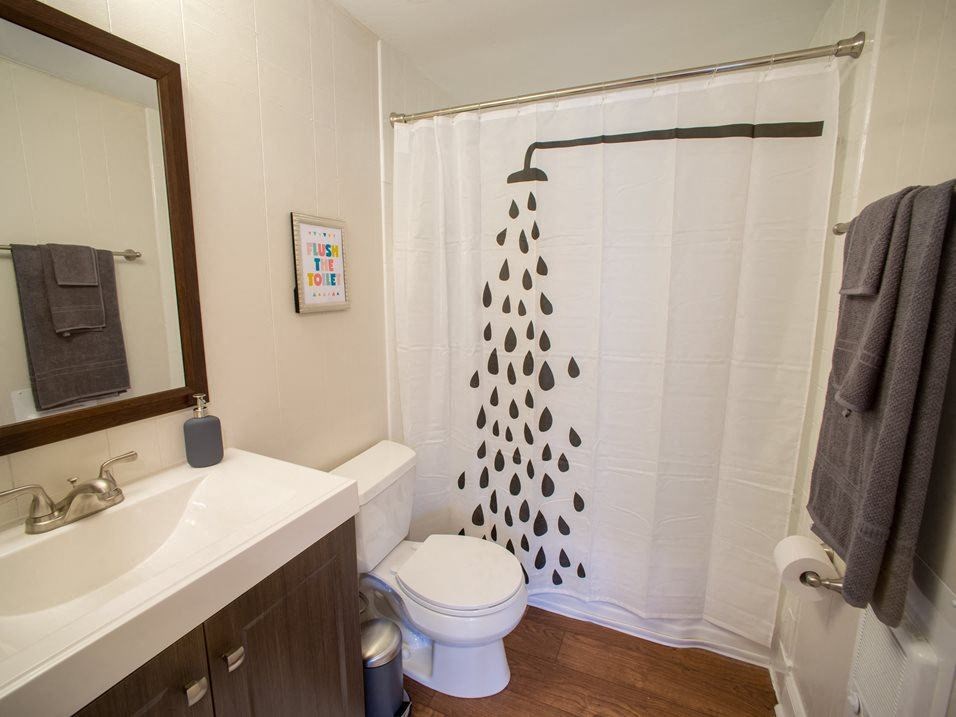 Highland Terrace III Building Bathroom