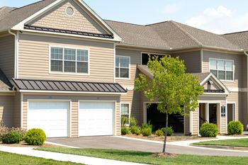 Universally Attached And Detached Garages at Greystone Pointe, Tennessee