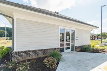 24/7 temperature controlled mailroom with refrigerated storage