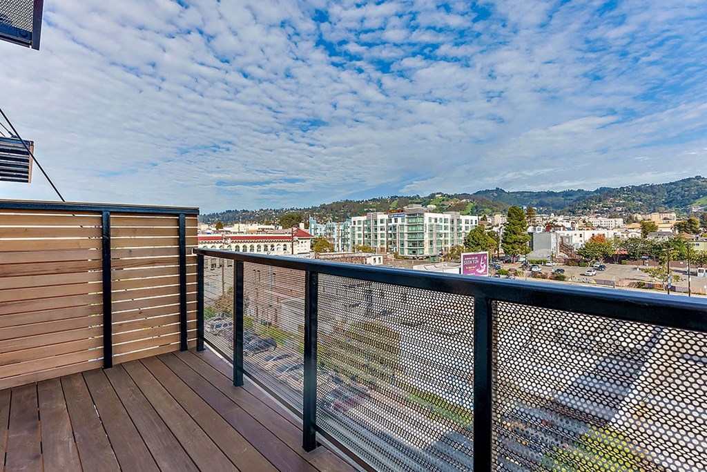 Blake - B6 Floor Plan - One Bedroom - 700sf - Balcony View 01