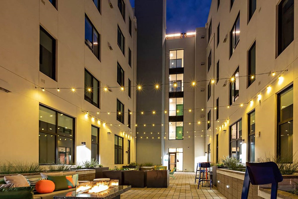 Blake at Berkeley Apartments - Courtyard View 01