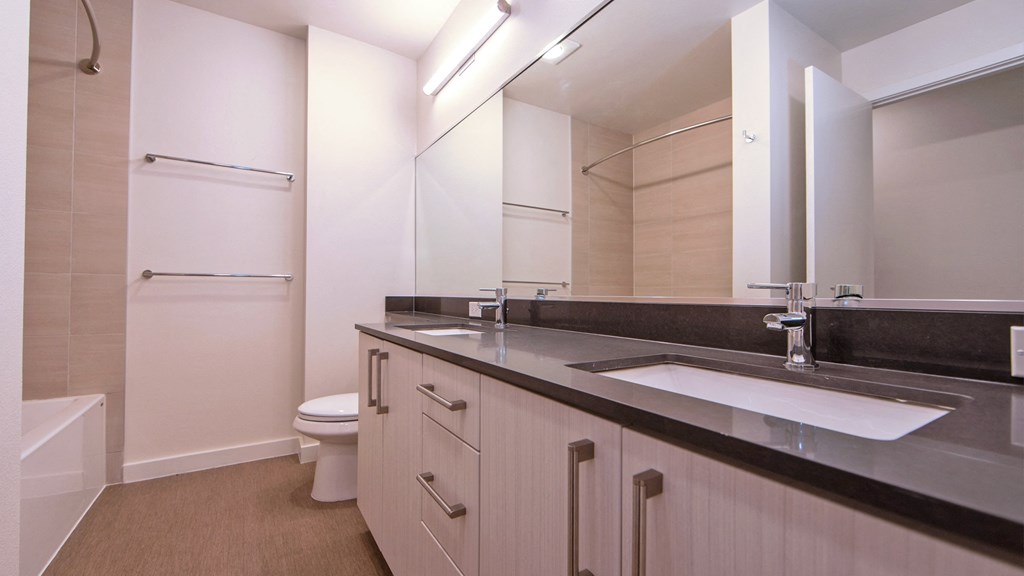 Margot Bellevue Unit 607 Bathroom