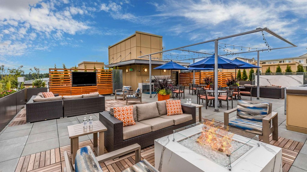 Margot Bellevue Rooftop Lounge