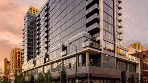 Marlowe Apartments Chicago Building Exterior View at Sunset