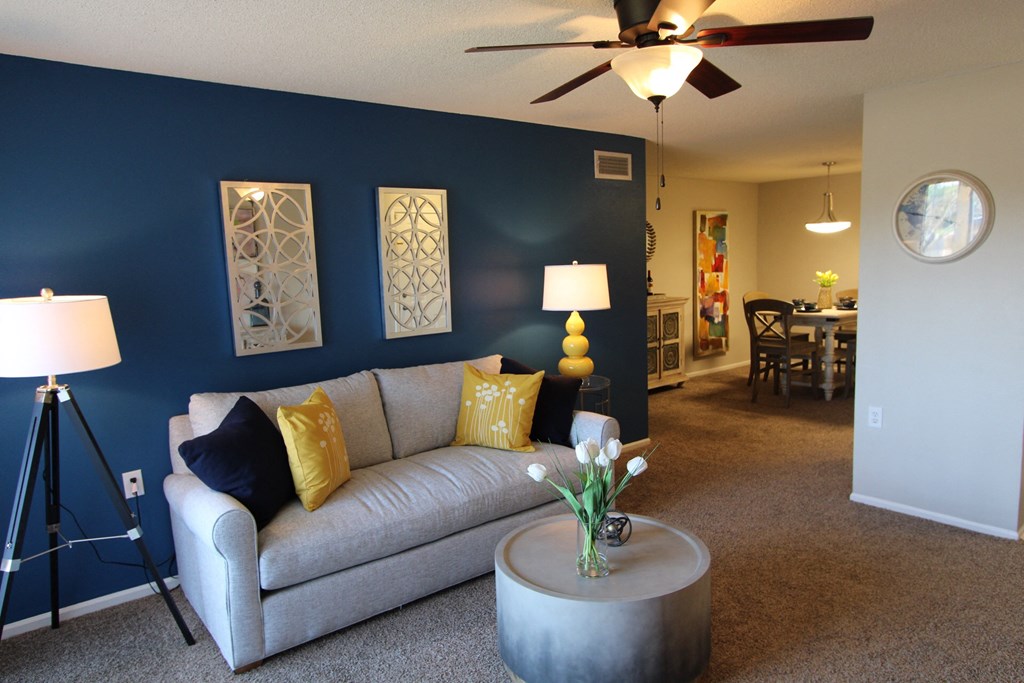Living Area With Dining at Elevate 5050, Montgomery, AL, 36116