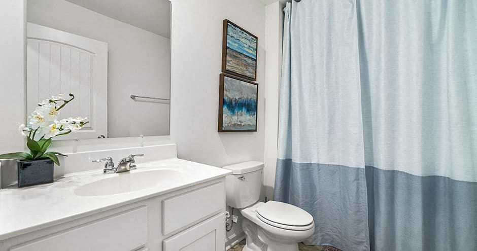 Luxurious Bathroom at The Grove Moundville, Alabama, 35474