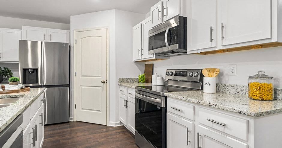Modern Kitchen at The Grove Moundville, Moundville, AL