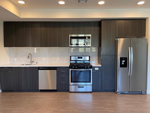 5750 Hollywood Blvd Studio-2 Beds Apartment for Rent - Photo Gallery 57