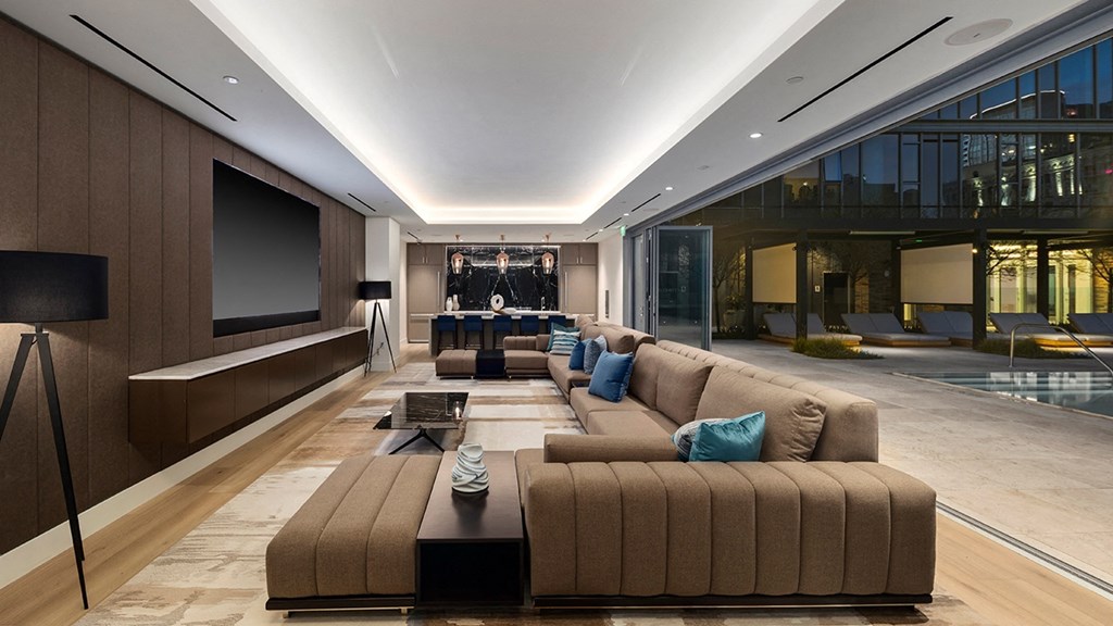 Figueroa Eight is a similar property to Utama Royale located in Los Angeles