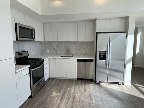 5750 Hollywood Blvd Studio-2 Beds Apartment for Rent - Photo Gallery 42