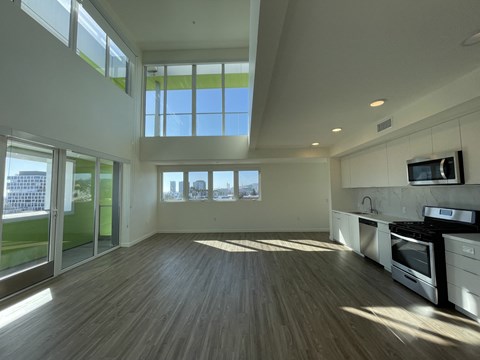 5750 Hollywood Blvd Studio-2 Beds Apartment for Rent - Photo Gallery 62