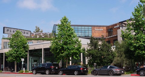 Platform shopping center in Culver