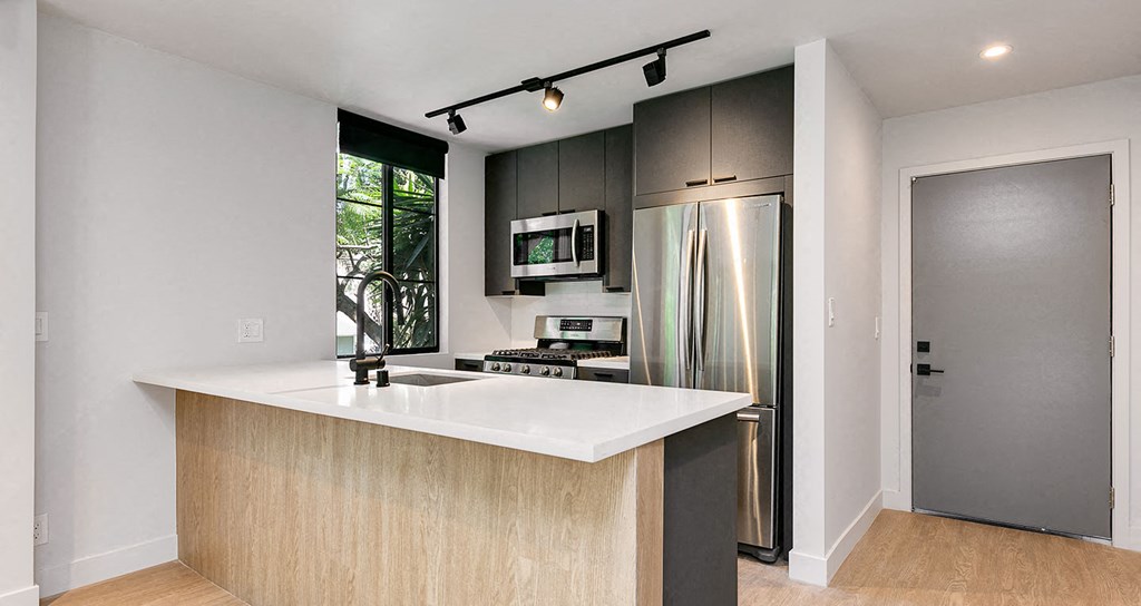 Quartz kitchen countertops