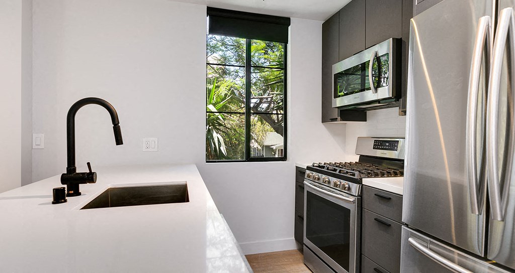 Quartz kitchen countertops