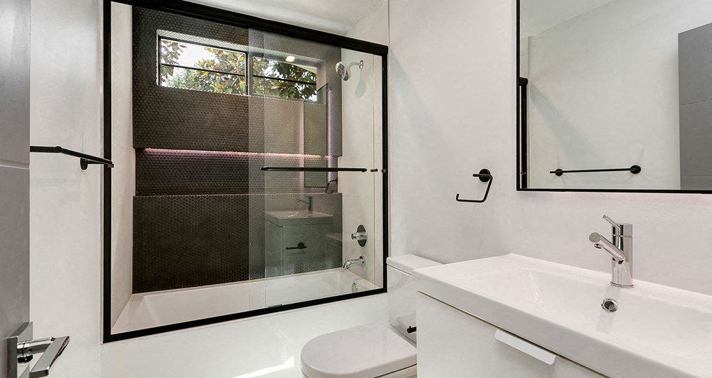 High-end bathroom finishes
