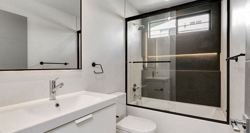 High end bathroom finishes