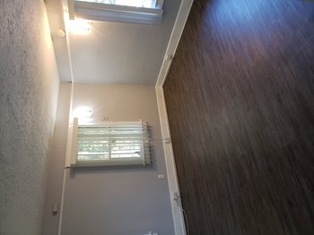 1091-1109 N. Los Robles Ave 1-2 Beds Apartment for Rent - Photo Gallery 5