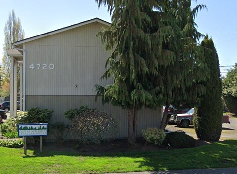 A building with the number 4720 on it.