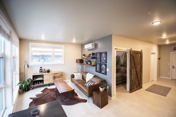 4780 SE Milwaukie Ave Studio-2 Beds Apartment for Rent - Photo Gallery 3