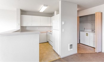 620 NE KAMIAKEN ST 2-3 Beds Apartment for Rent - Photo Gallery 4