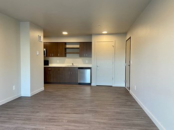 Market Village, Brand New, Washer & Dryer, 2 Bedroom, 1 bedroom, Amazon, Microchip, Fairview, Mt. Hood Community College - Photo Gallery 4