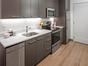 HVAC Available, Panoramic Views, Granite Countertops, Pet Friendly, Stainless Steel, Reserved Parking