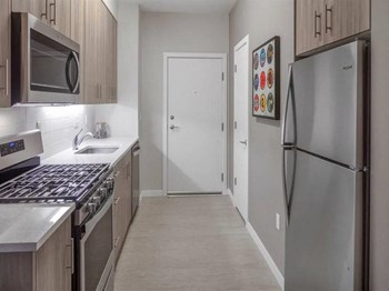 2351 NE 51st Ave Studio-2 Beds Apartment for Rent - Photo Gallery 3