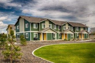 705 CENTRAL AVENUE NORTH 2-3 Beds Apartment for Rent