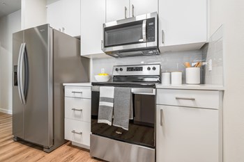 Marquam Heights Apartments, OHSU, Now Leasing, Studio, One Bedroom, Two Bedroom, Three Bedroom - Photo Gallery 4