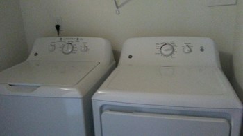 400 NE CLEVELAND AVENUE 1-3 Beds Apartment for Rent - Photo Gallery 2