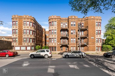 South Austin Apartments for rent in Chicago | 5952 W Superior