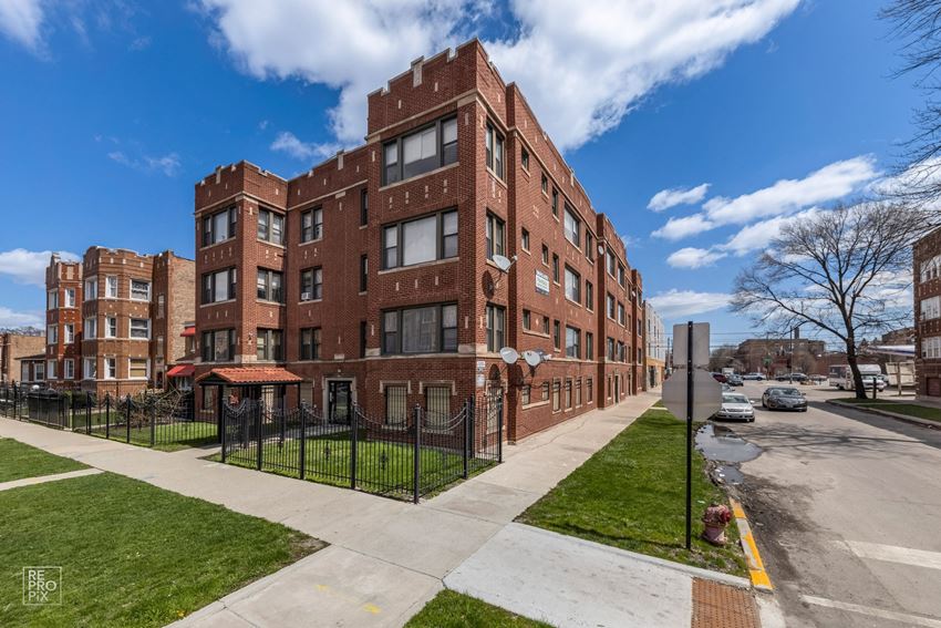Pangea Auburn Gresham Apartments for rent in Chicago | 8057 S Marshfield - Photo Gallery 1