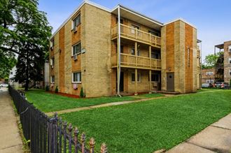 Exterior of 7940 S Greenwood Ave in Chicago