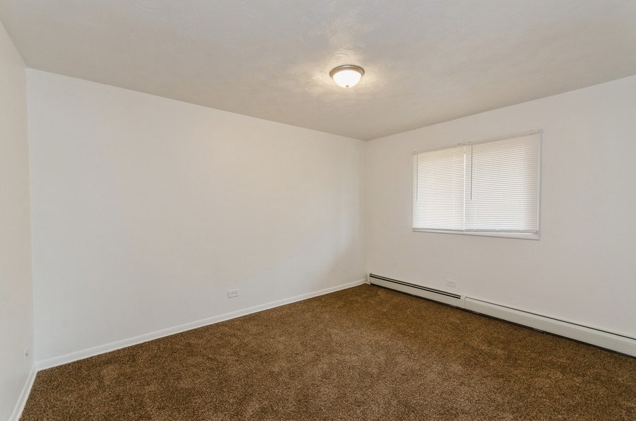 Bedroom of 7940 S Greenwood Ave in Chicago