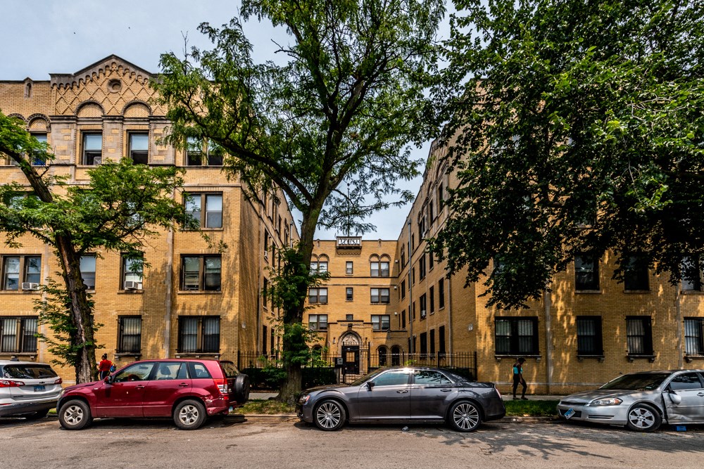 Exterior of 1734 E 72nd St Apartments in Chicago