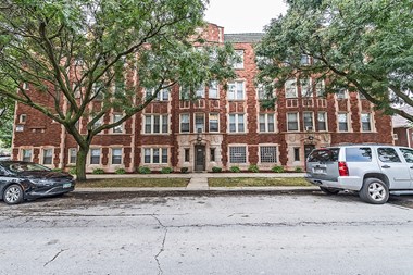 Exterior of 222 E 109th St Apartments in Chicago