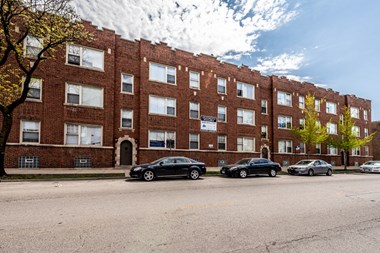 Exterior of  6829 S Martin Luther King Dr Apartments in Chicago