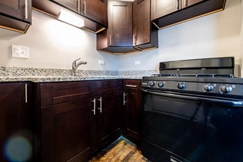 6904 S Cregier Ave Apartments in Chicago Kitchen of 6904 S Cregier Ave Apartments in Chicago - Photo Gallery 6